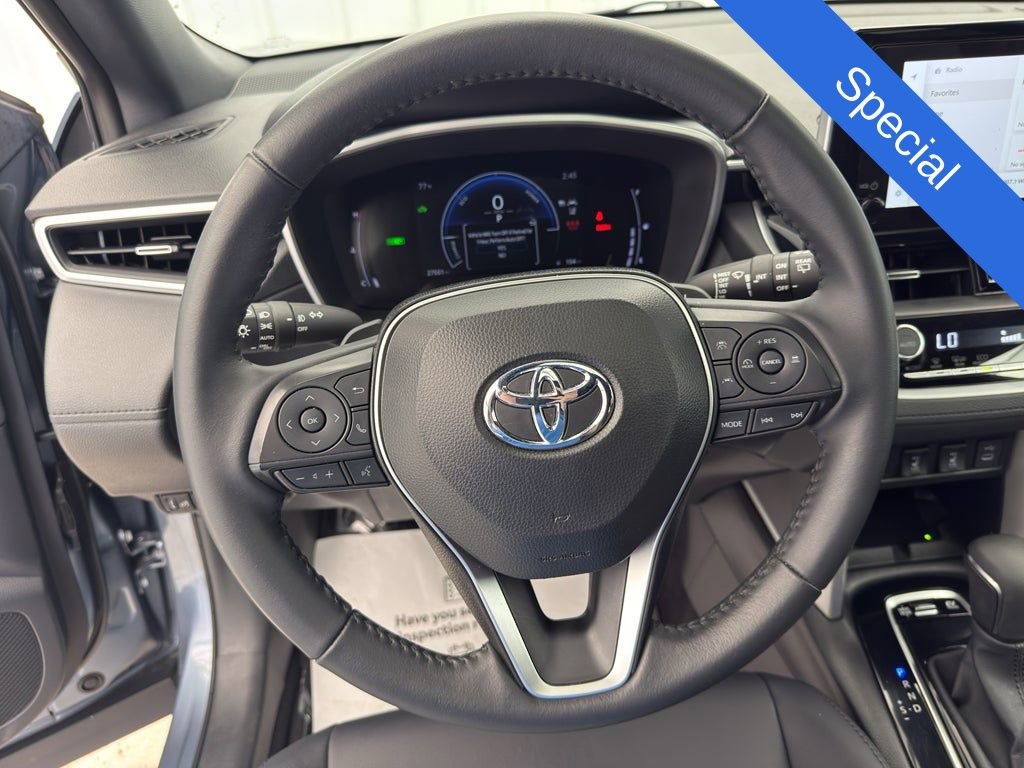 Used 2024 Toyota Corolla Cross XSE w/ Convenience Package image 21