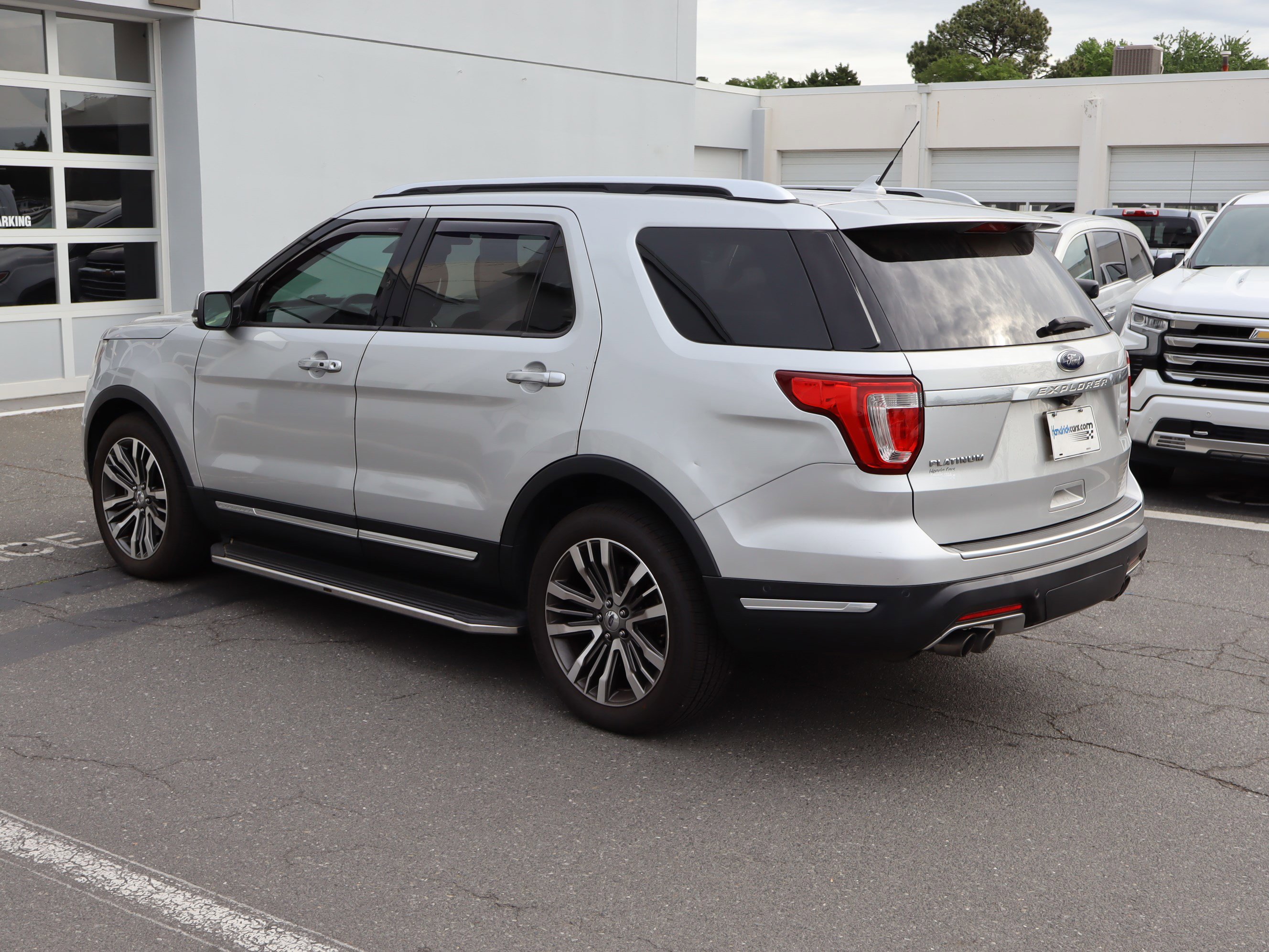 Used 2019 Ford Explorer Platinum AWD/4WD image 8