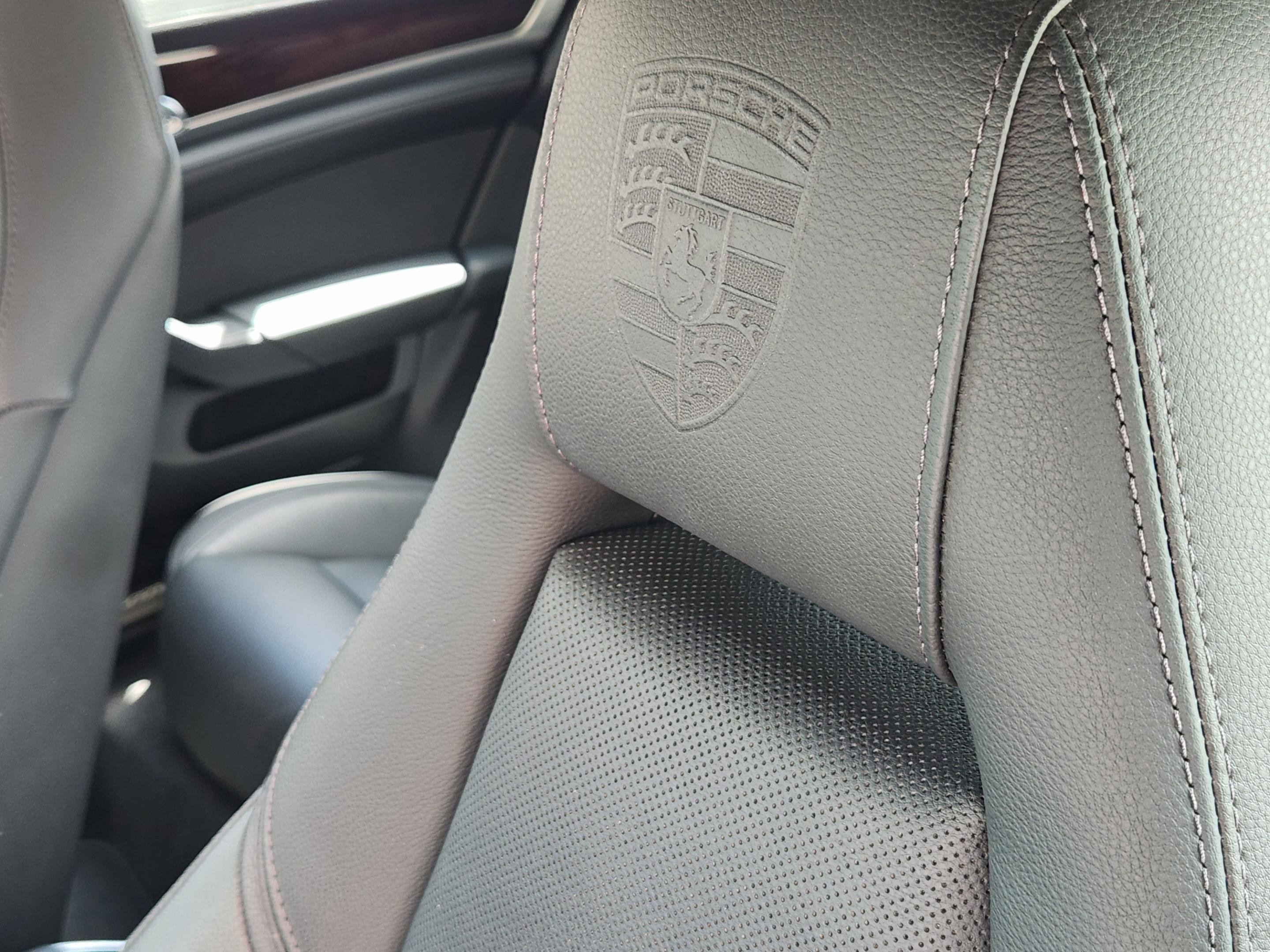 Used 2015 Porsche Panamera S image 8