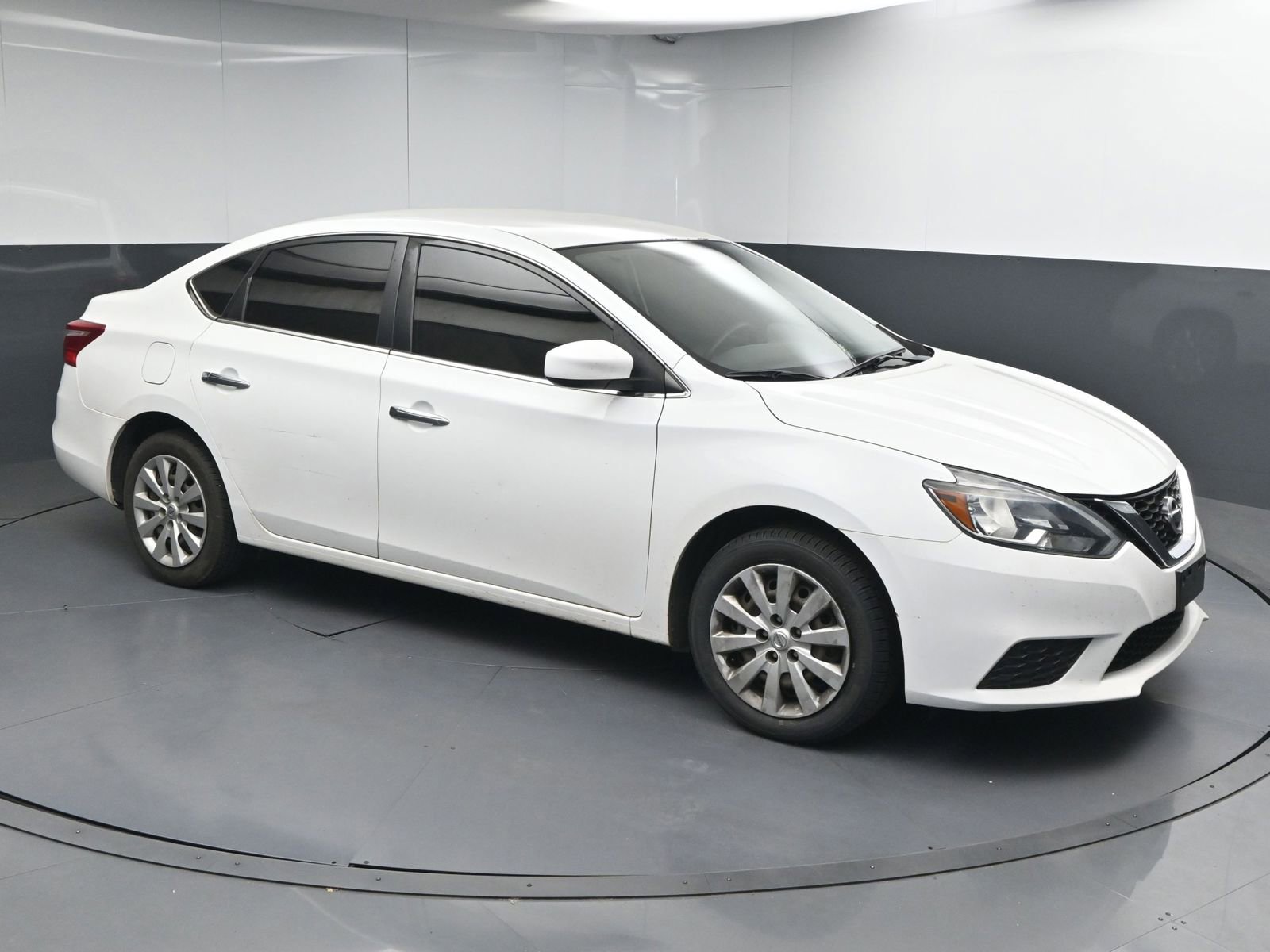Used 2017 Nissan Sentra S FWD image 1