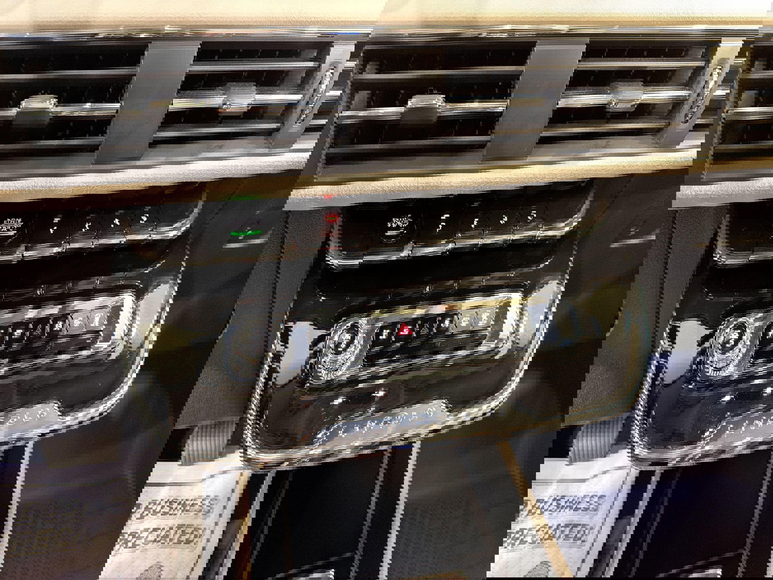 Used 2025 Lincoln Corsair Reserve w/ Equipment Group 202A image 21