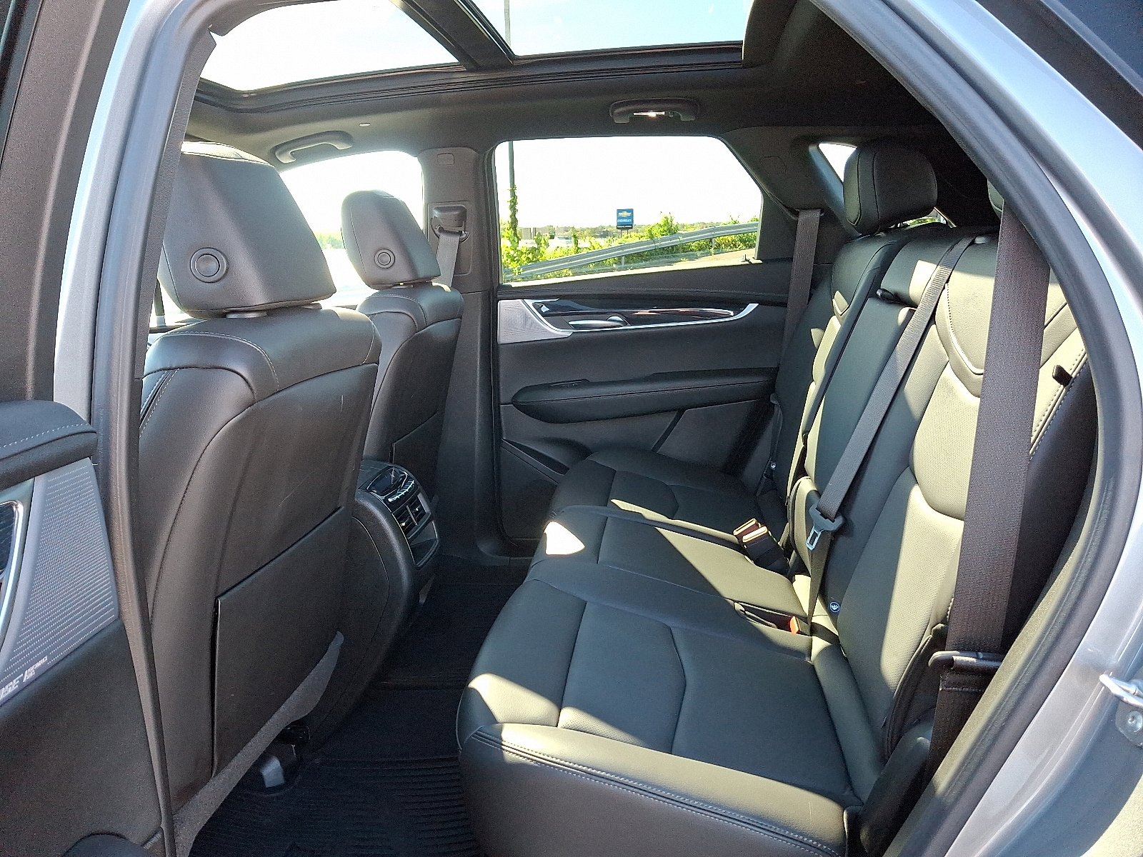 Used 2024 Cadillac XT5 Premium Luxury w/ Technology Package FWD image 10