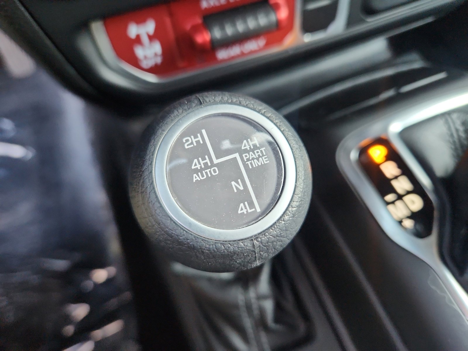 Used 2025 Jeep Wrangler Willys image 32