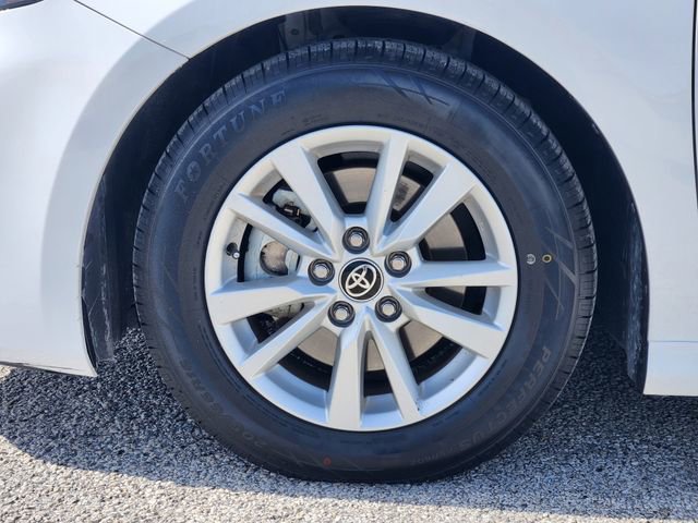 Used 2025 Toyota Camry LE image 10