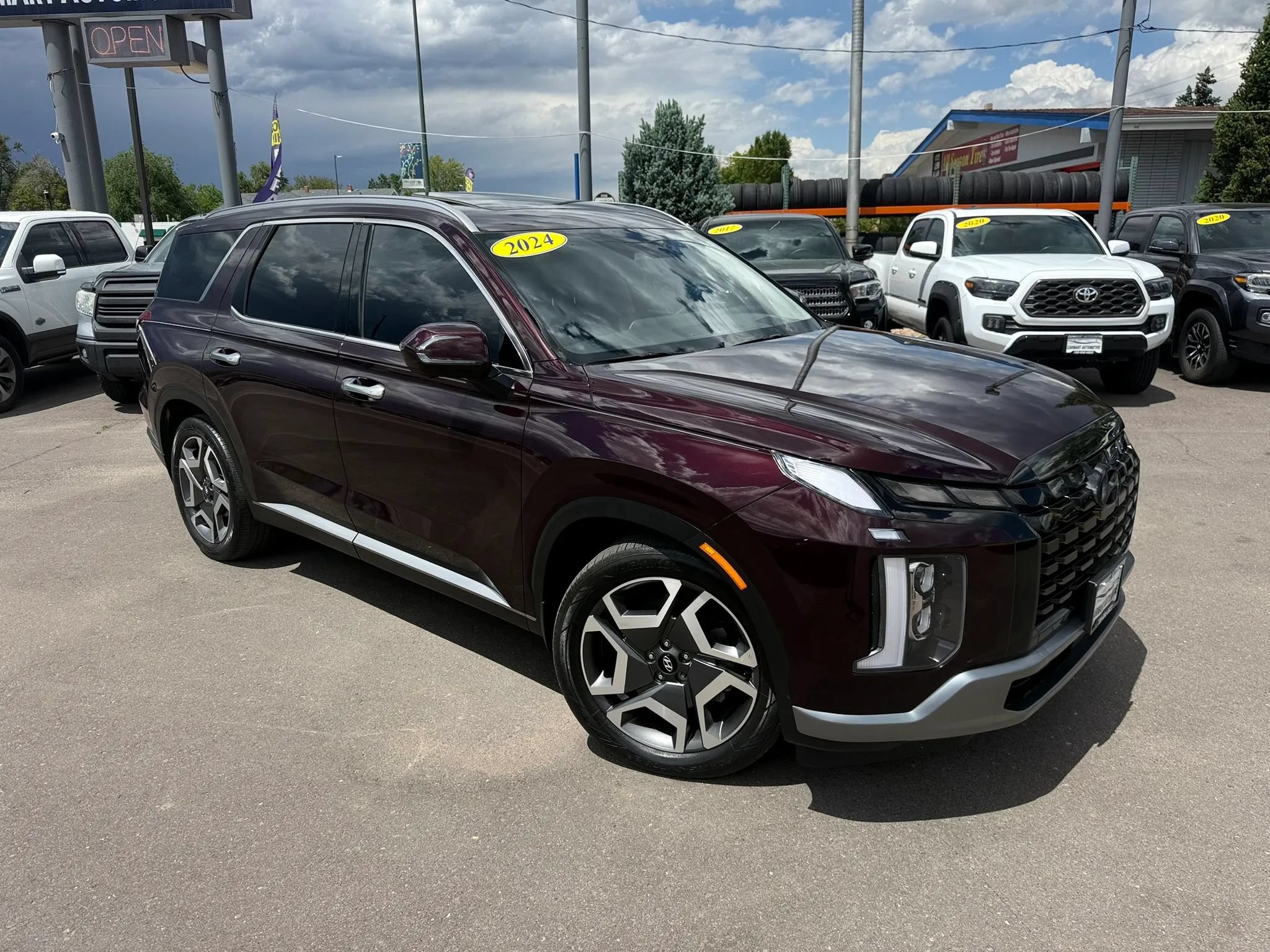 Used 2024 Hyundai Palisade Limited AWD/4WD image 3