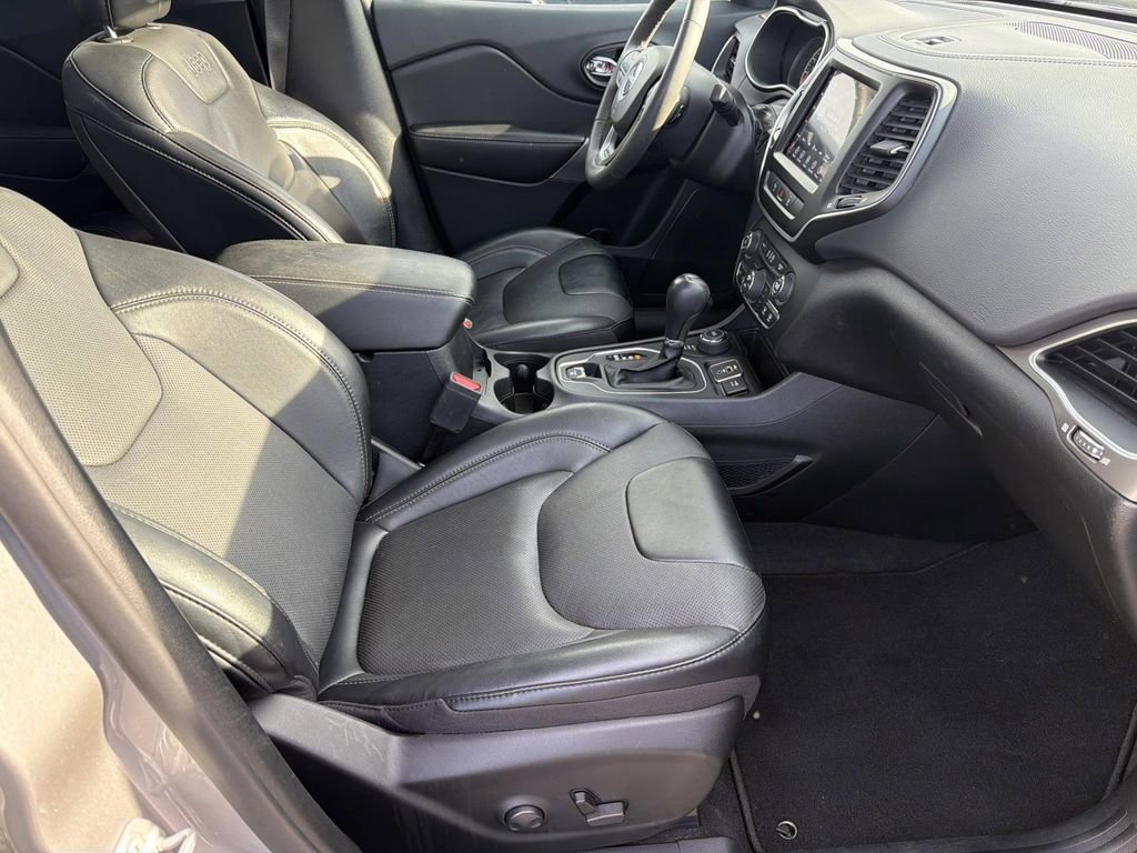 Used 2022 Jeep Cherokee Latitude Lux w/ Sun & Sound Group image 25