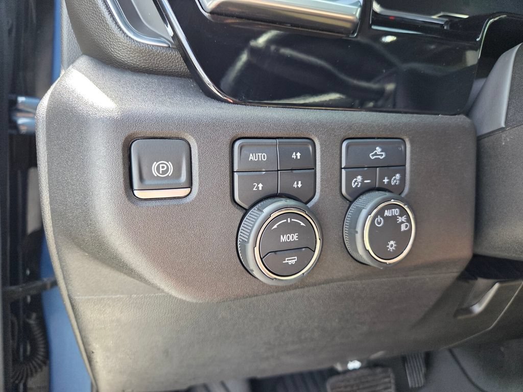 Used 2024 Chevrolet Silverado 1500 LT AWD/4WD image 24