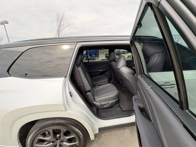 Used 2025 Lexus TX 500h AWD w/ Technology Package image 31