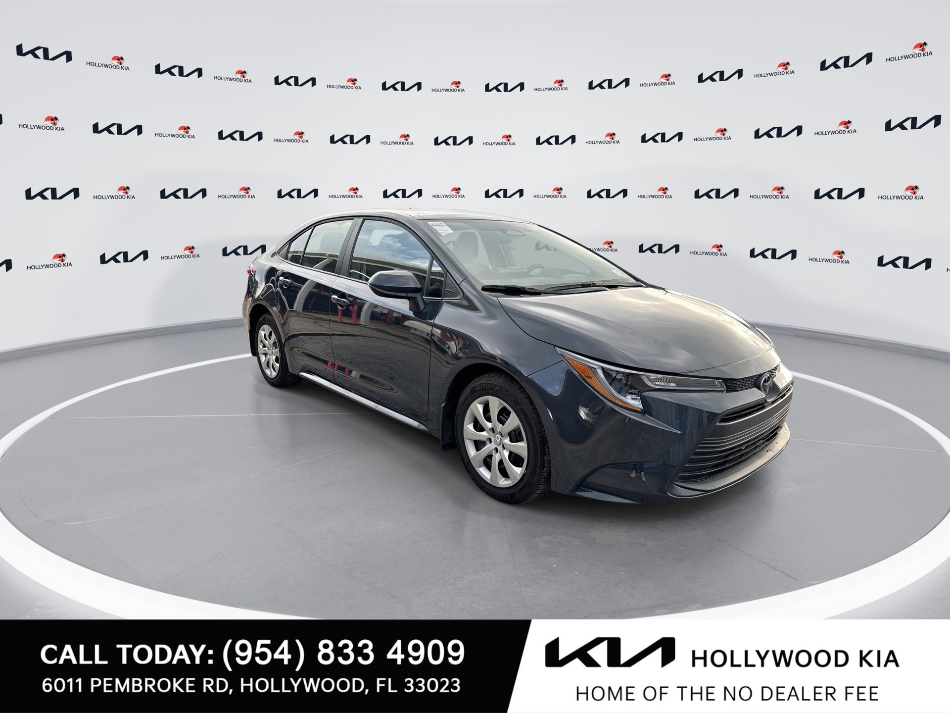 Used 2026 Toyota Corolla LE FWD image 2