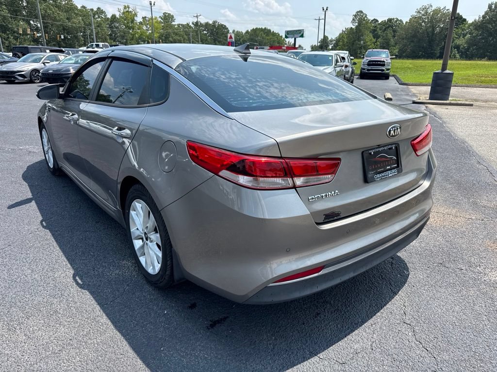 Used 2018 Kia Optima LX w/ Convenience Package FWD image 2
