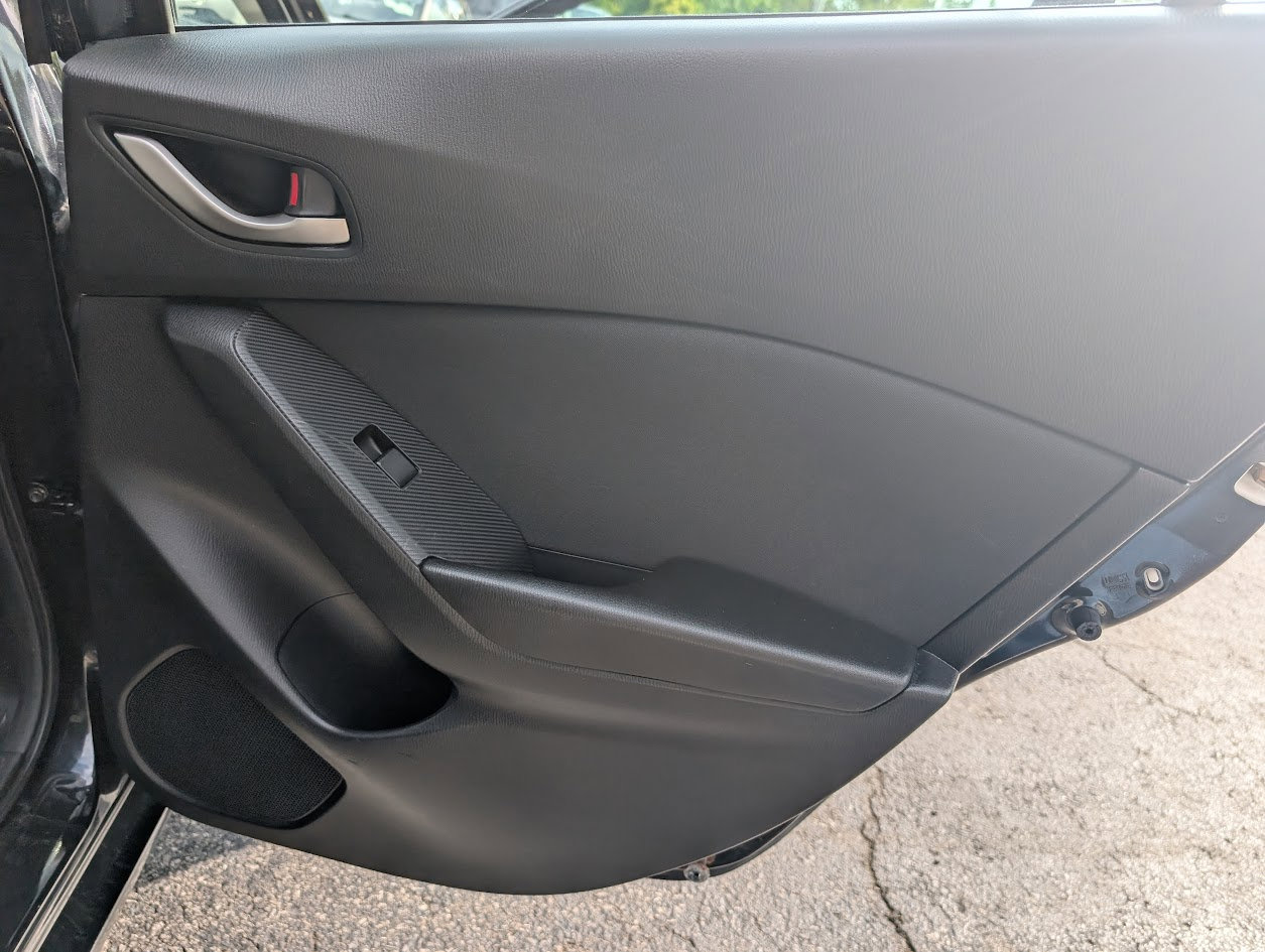 Used 2015 MAZDA MAZDA3 i Sport image 38