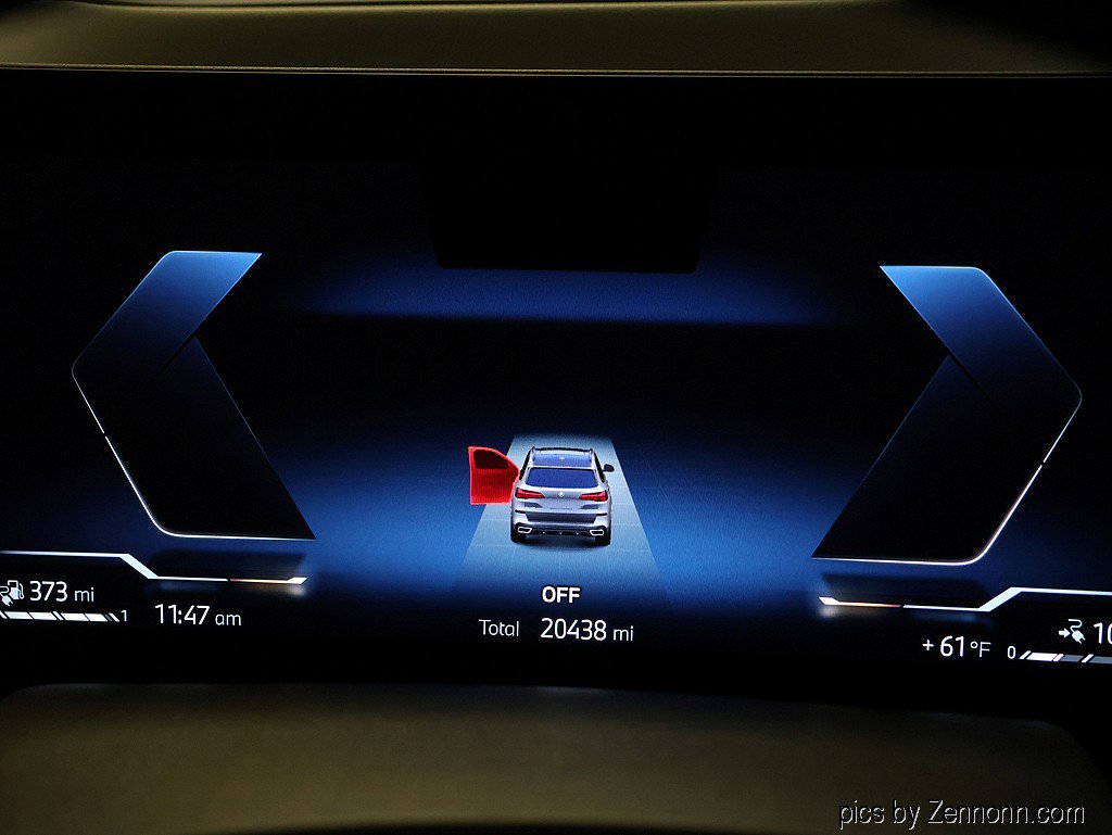 Certified 2024 BMW X5 xDrive50e w/ M Sport Package image 18