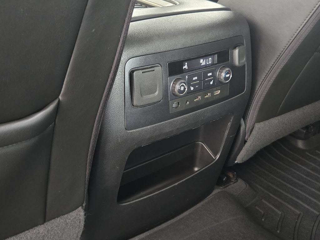 Used 2020 GMC Yukon Denali w/ Denali Ultimate Package AWD/4WD image 33