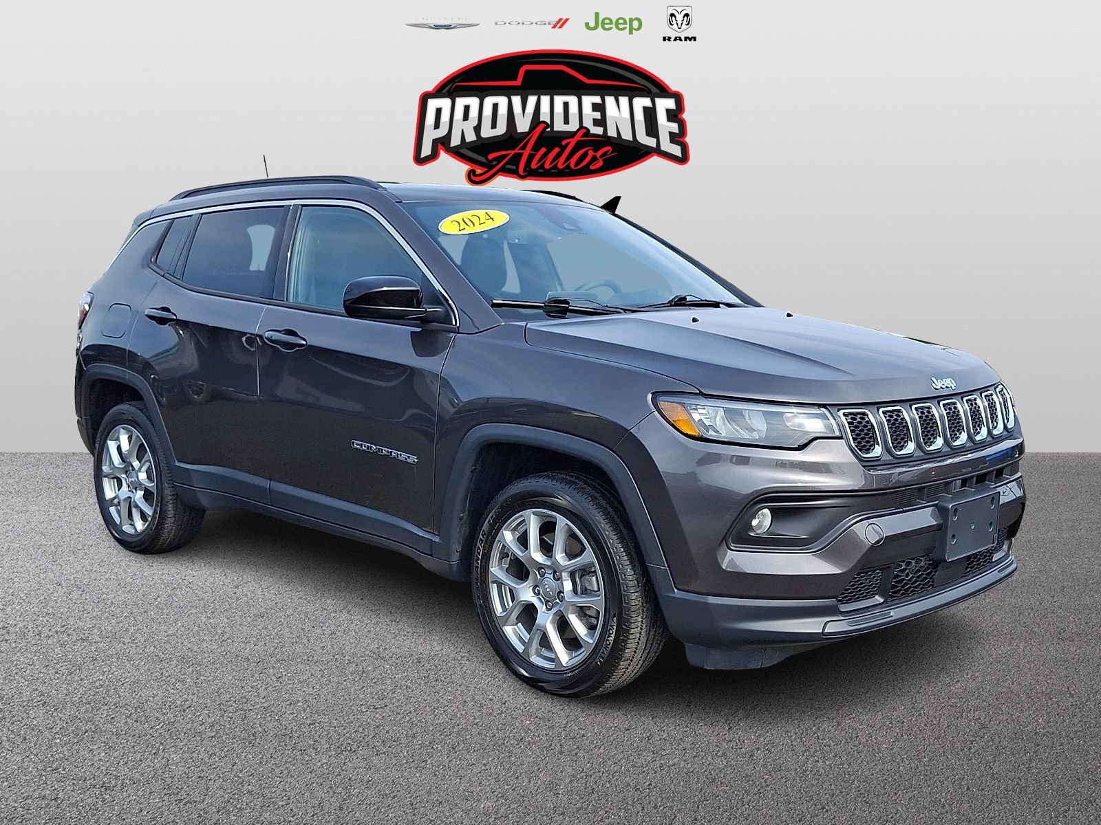 Used 2024 Jeep Compass Latitude AWD/4WD image 1