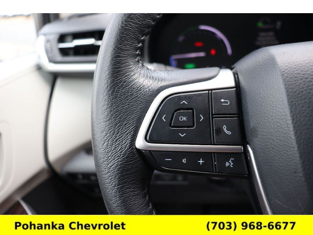 Used 2022 Toyota Sienna XLE image 12