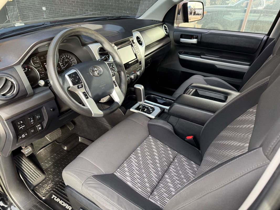 Used 2018 Toyota Tundra SR5 w/ SR5 Upgrade Package image 2