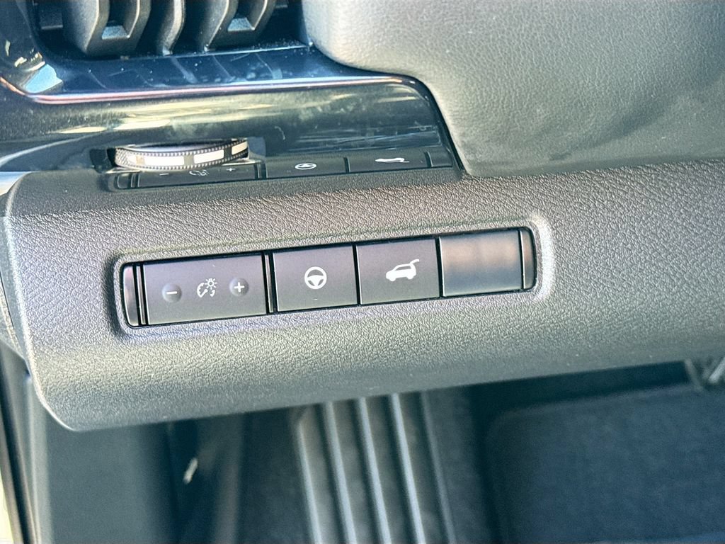 Certified 2025 Nissan Pathfinder SV AWD/4WD image 11