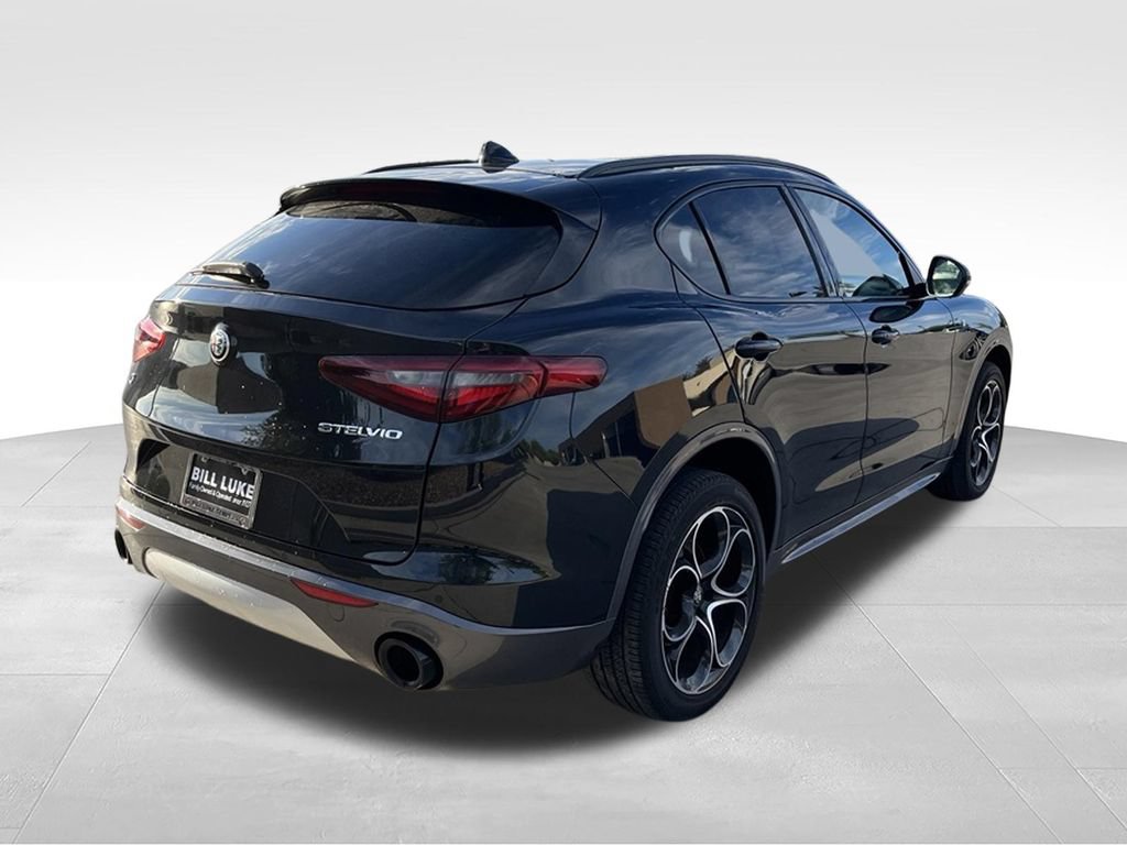 Used 2023 Alfa Romeo Stelvio Ti AWD/4WD image 7