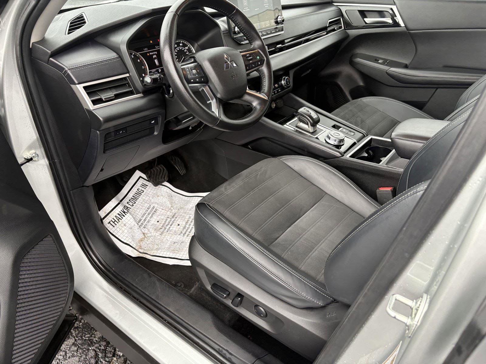 Used 2024 Mitsubishi Outlander SE image 15