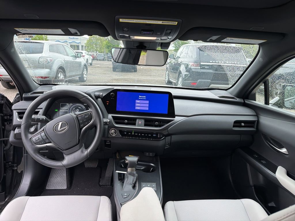 Used 2023 Lexus UX 250h AWD w/ Premium Package image 11