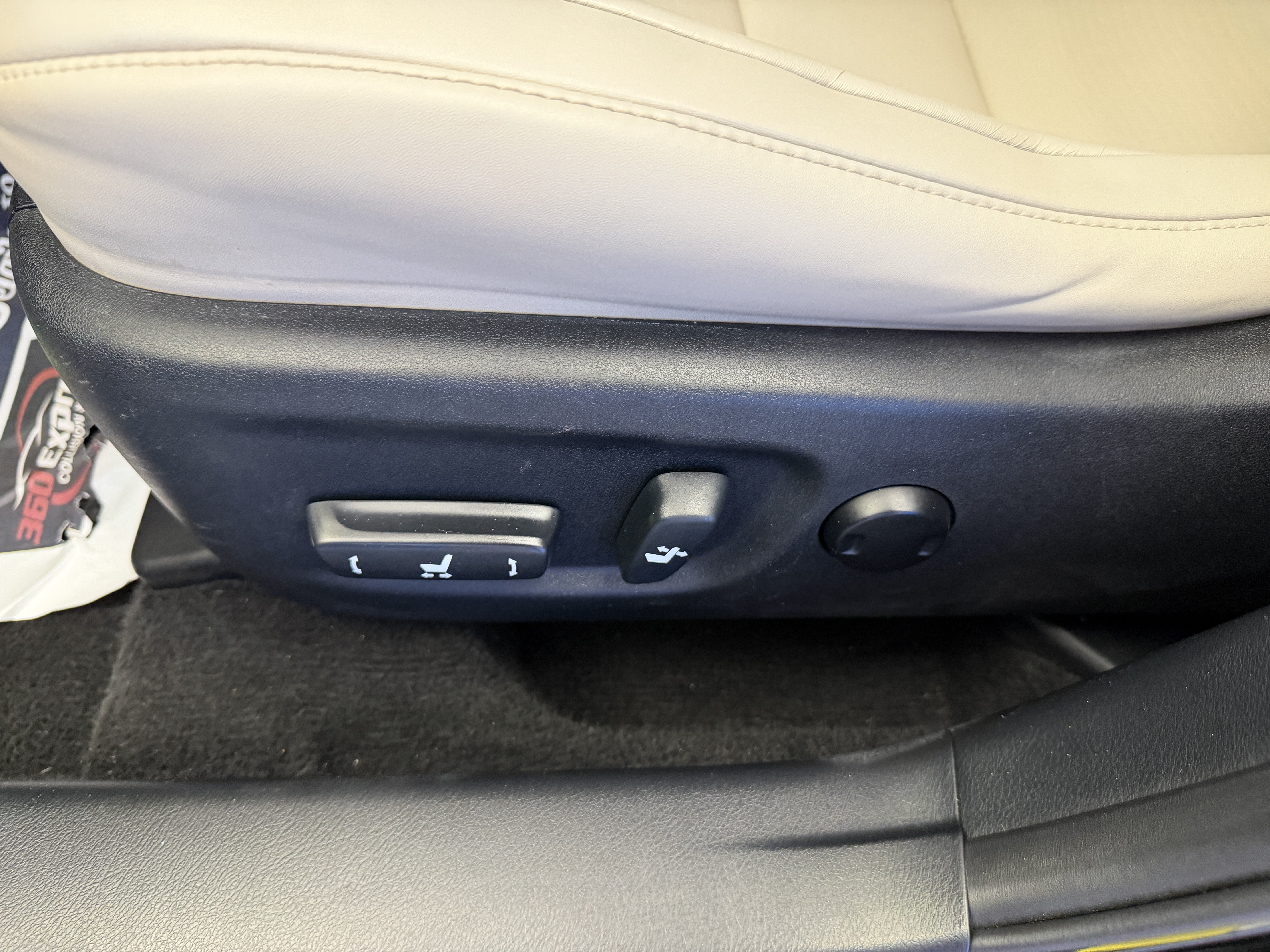Used 2012 Lexus CT 200h Premium w/ Premium Audio Pkg FWD image 13