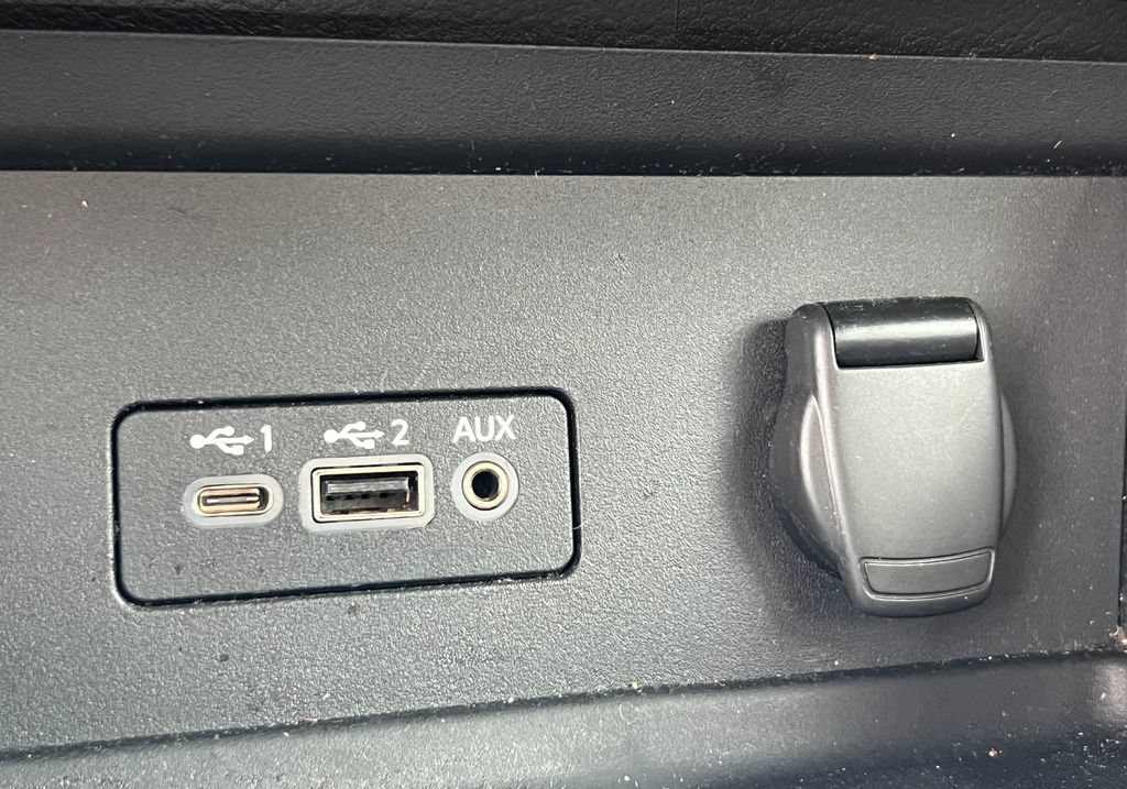 Used 2020 Nissan Sentra SV w/ Electronics Package FWD image 28