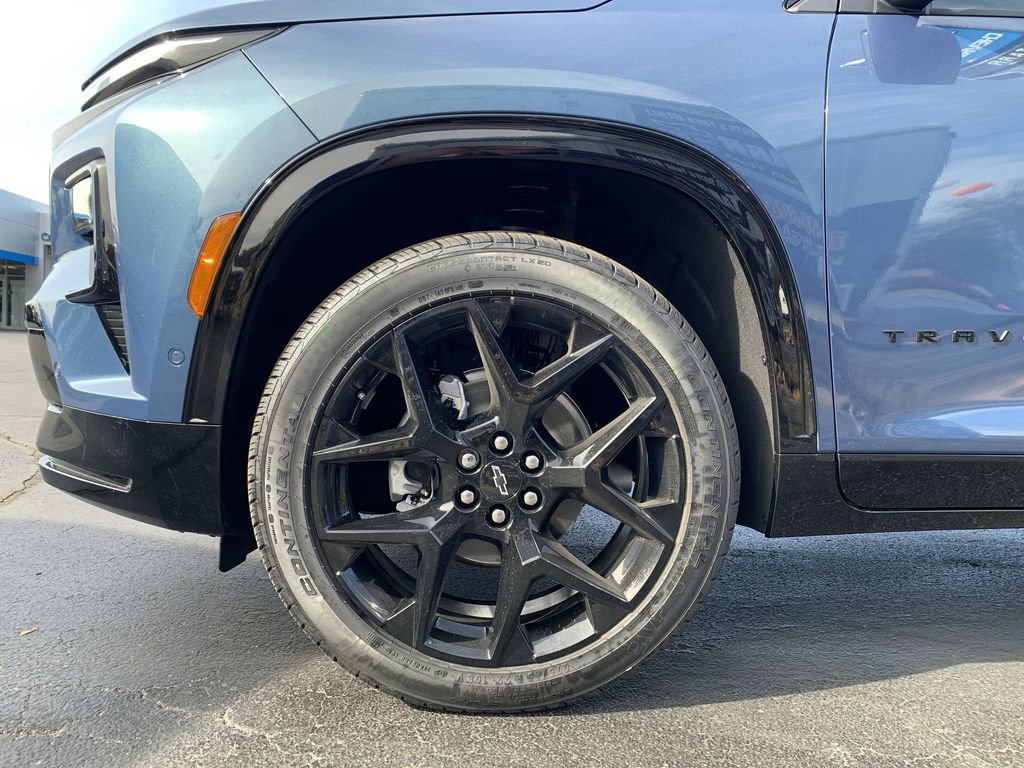 New 2026 Chevrolet Traverse RS w/ LPO, Floor Liner Package image 18