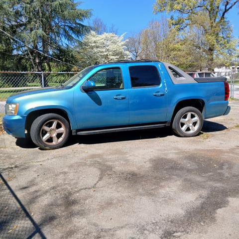 Used 2009 Chevrolet Avalanche LT image 2