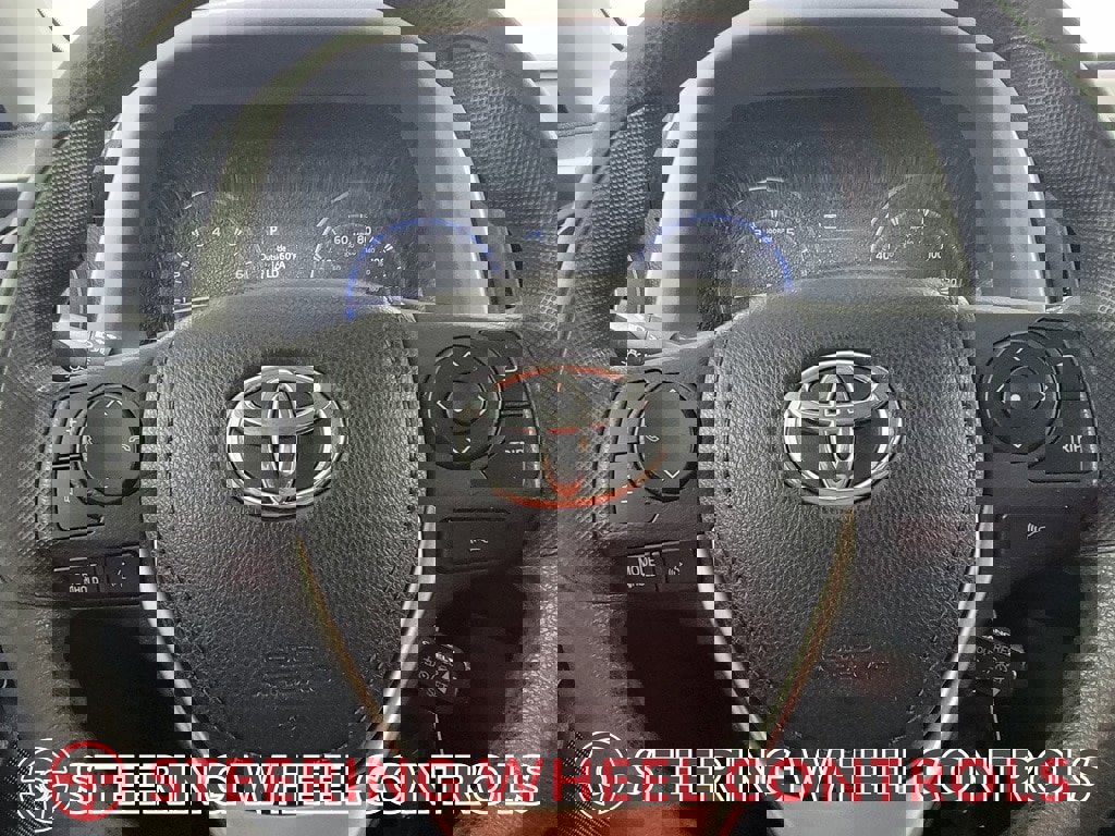 Used 2018 Toyota RAV4 LE image 18