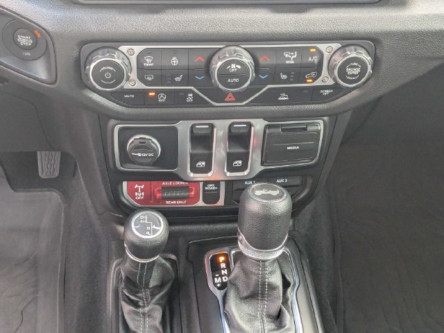 Used 2025 Jeep Wrangler Sport AWD/4WD image 20