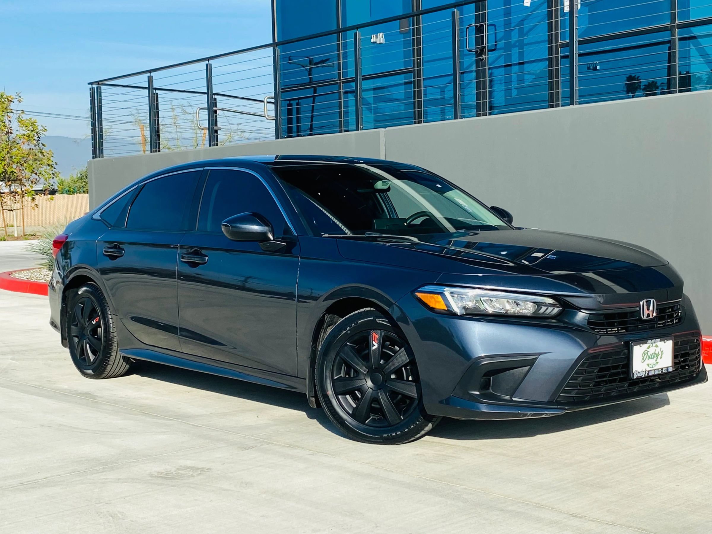 Used 2022 Honda Civic LX image 2