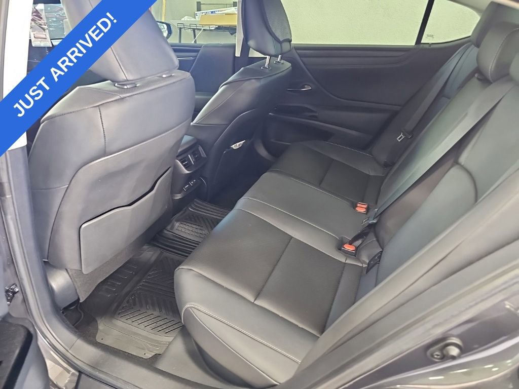 Used 2024 Lexus ES 300h w/ Premium Package FWD image 5
