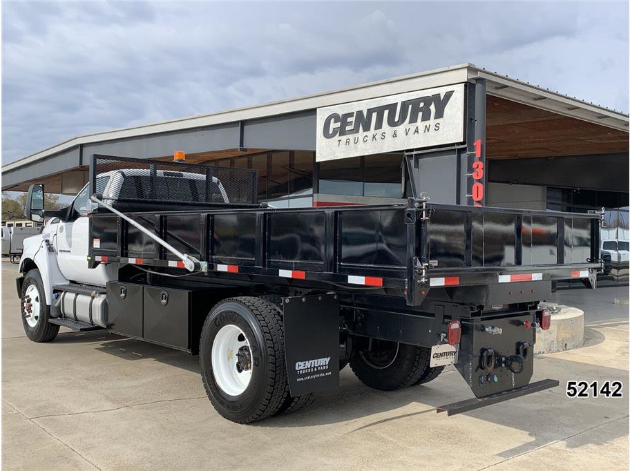Used 2022 Ford F750 2WD Regular Cab Super Duty image 8