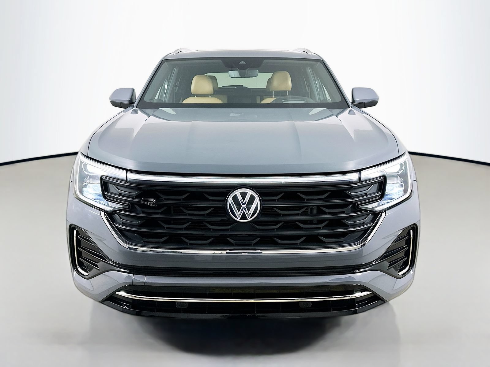 Used 2024 Volkswagen Atlas Cross Sport SEL R-Line AWD/4WD image 2