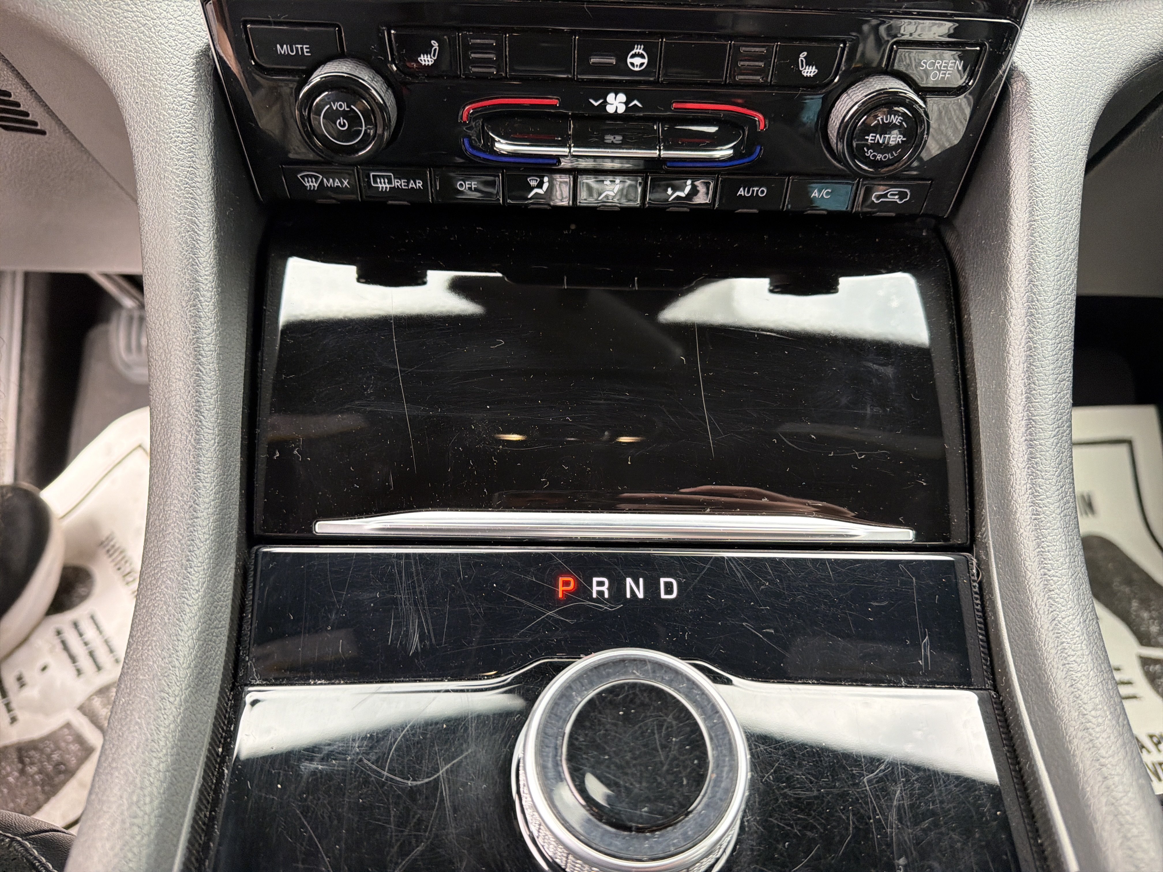 Used 2025 Jeep Grand Cherokee L Altitude AWD/4WD image 23