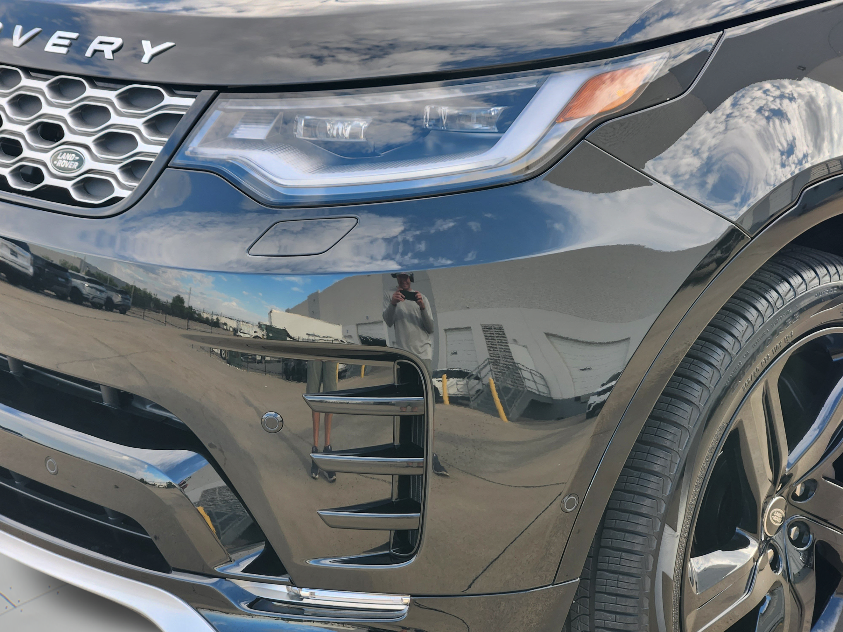 New 2026 Land Rover Discovery Limited Edition AWD/4WD image 33