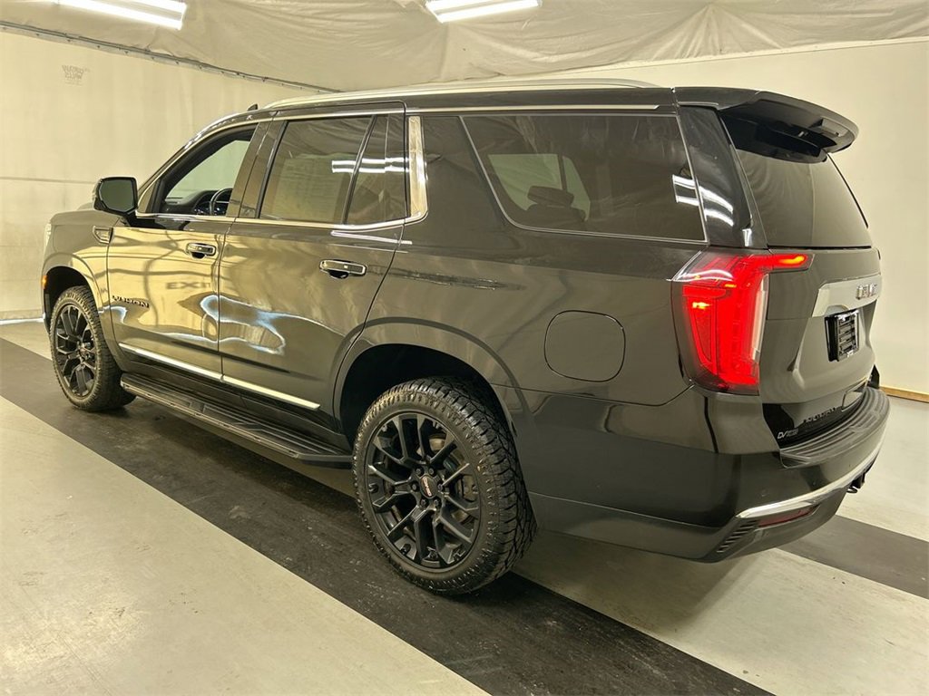 Used 2022 GMC Yukon SLT w/ SLT Premium Package image 7