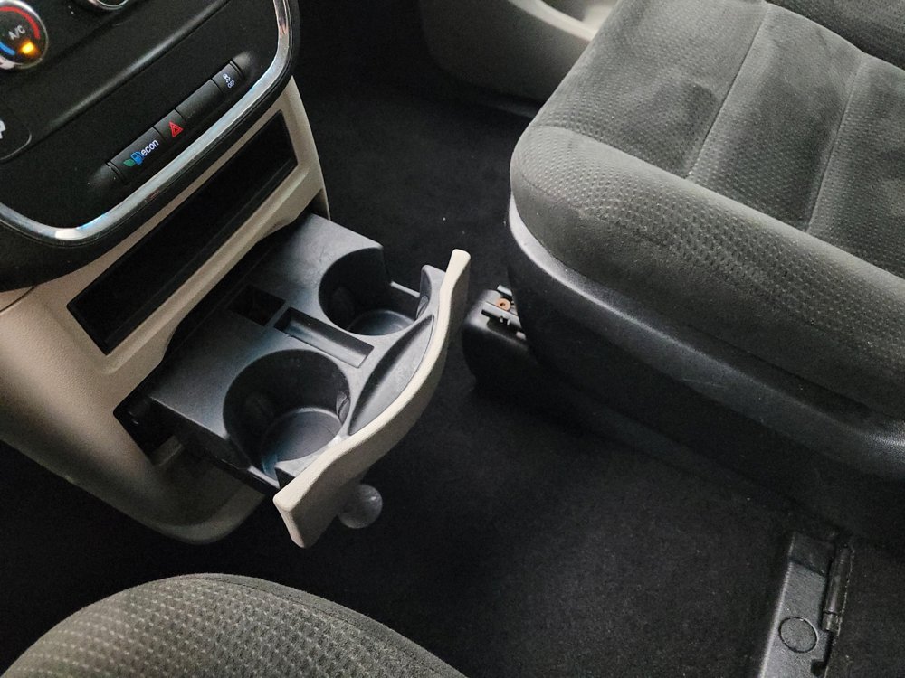 Used 2016 Dodge Grand Caravan American Value Package w/ UConnect Hands-Free Group FWD image 26