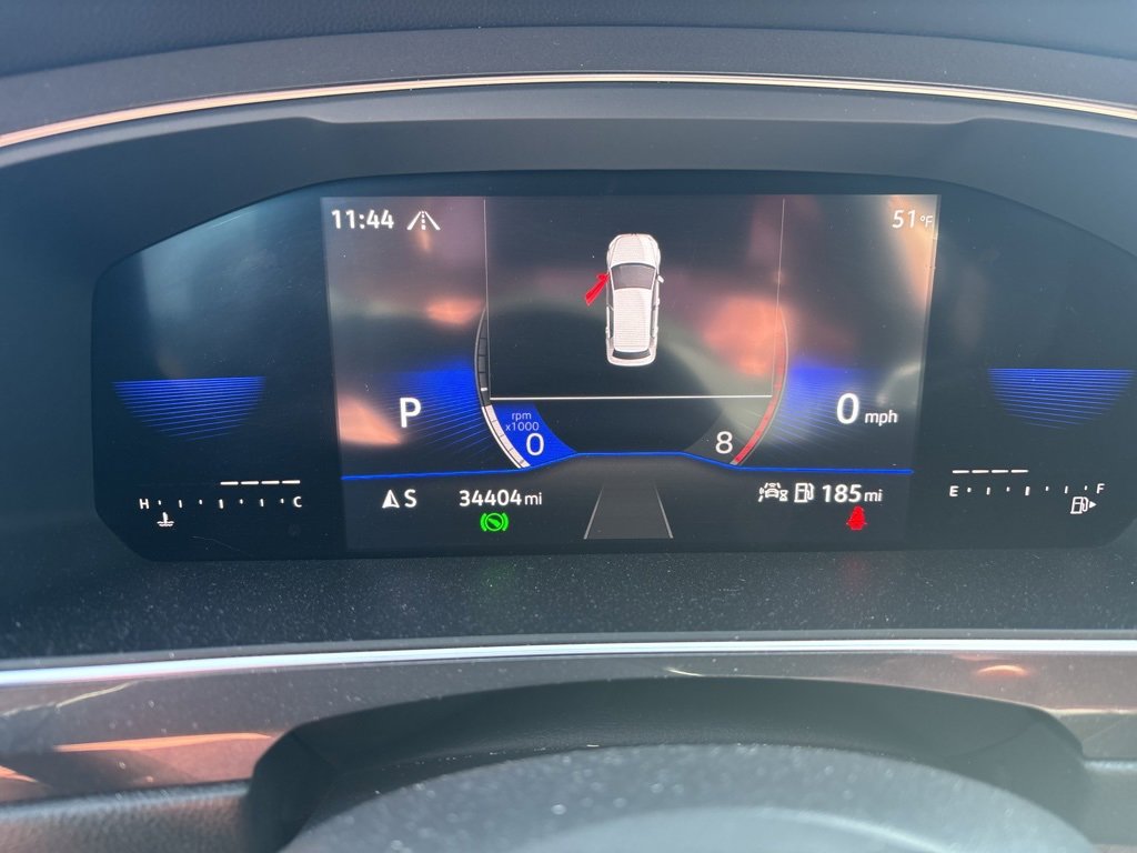 Used 2023 Volkswagen Tiguan SE R-Line image 8