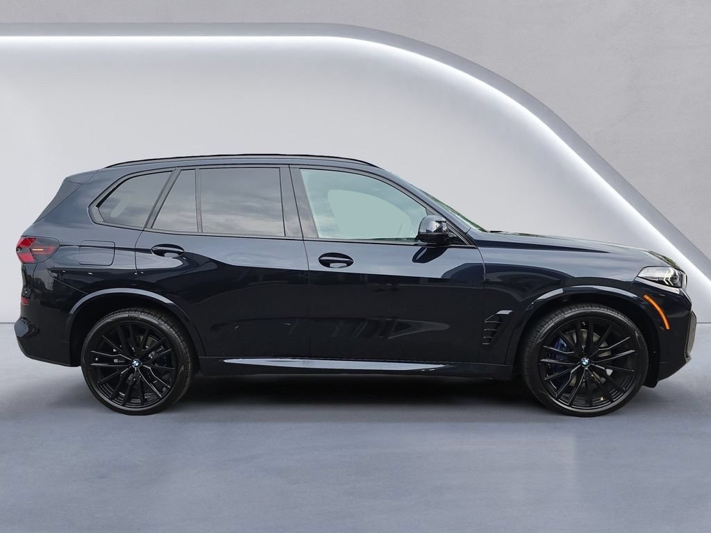New 2026 BMW X5 xDrive40i w/ M Sport Package AWD/4WD image 3