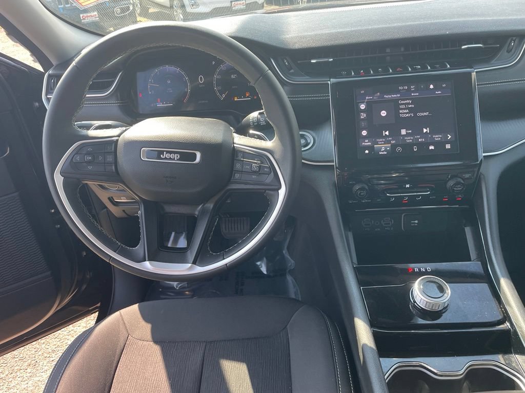 Used 2023 Jeep Grand Cherokee L Laredo AWD/4WD image 4
