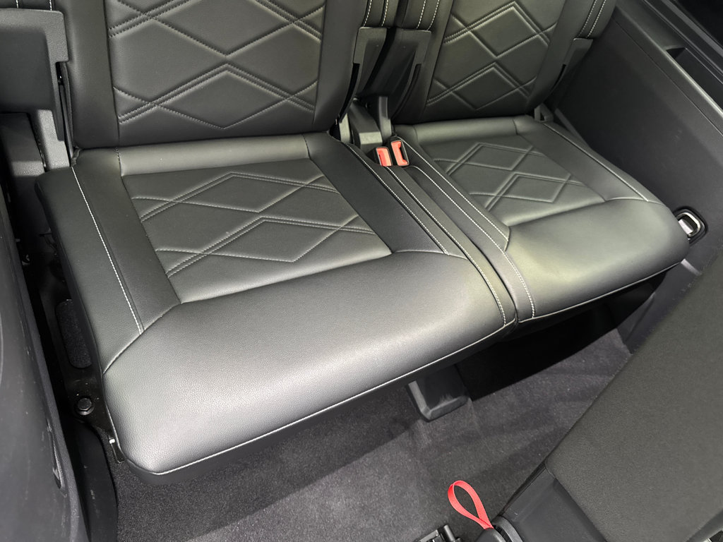 Used 2024 Volkswagen Atlas SE w/ Panoramic Sunroof Package FWD image 41