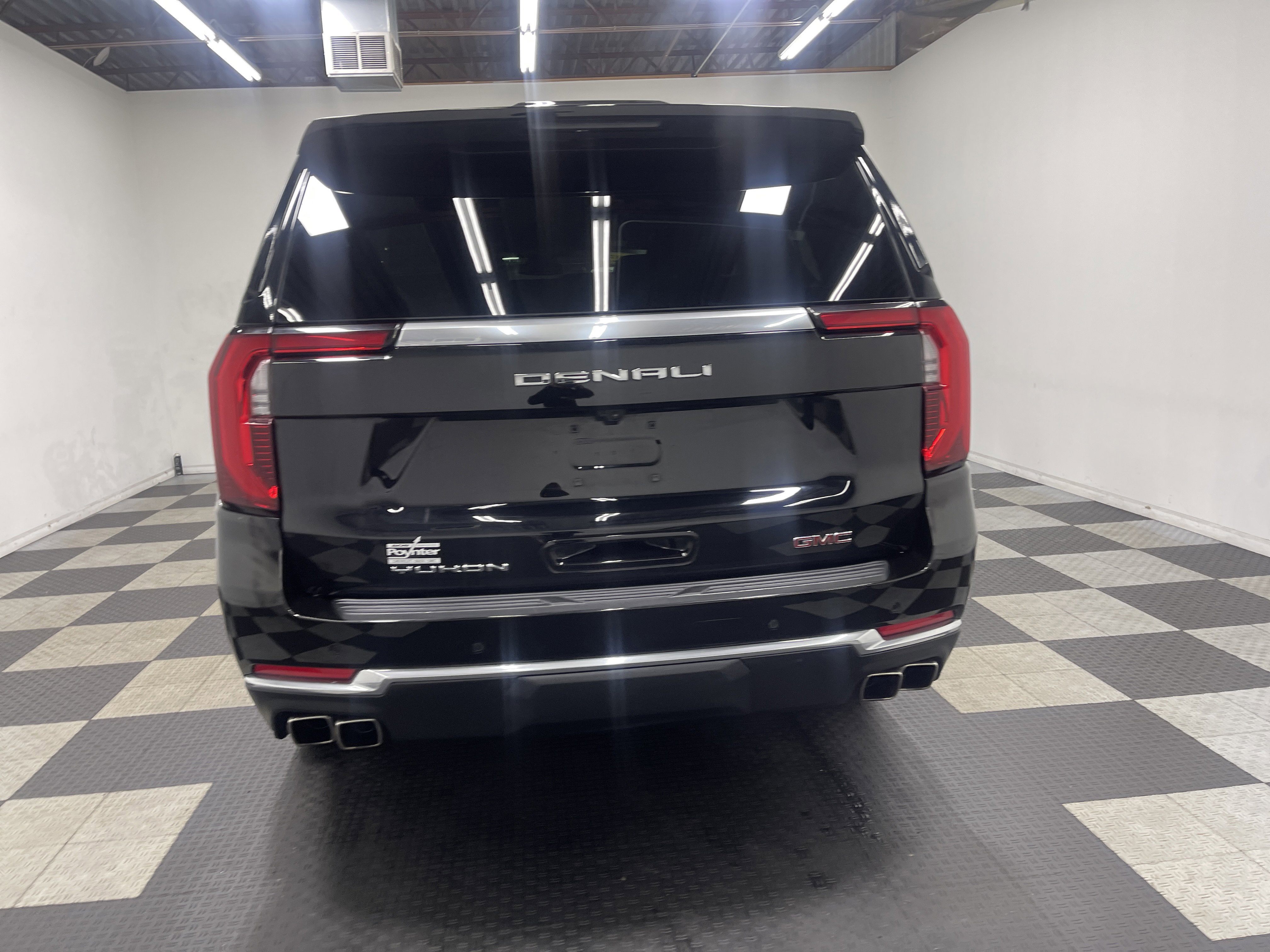 Used 2025 GMC Yukon XL Denali image 3