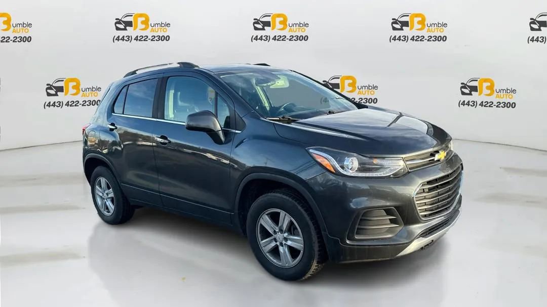 Used 2017 Chevrolet Trax LT w/ LT Convenience Package image 3