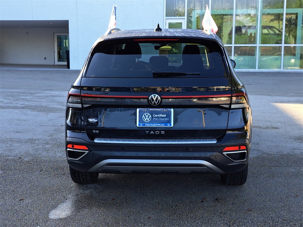 Certified 2025 Volkswagen Taos SE w/ Panoramic Sunroof Package image 5