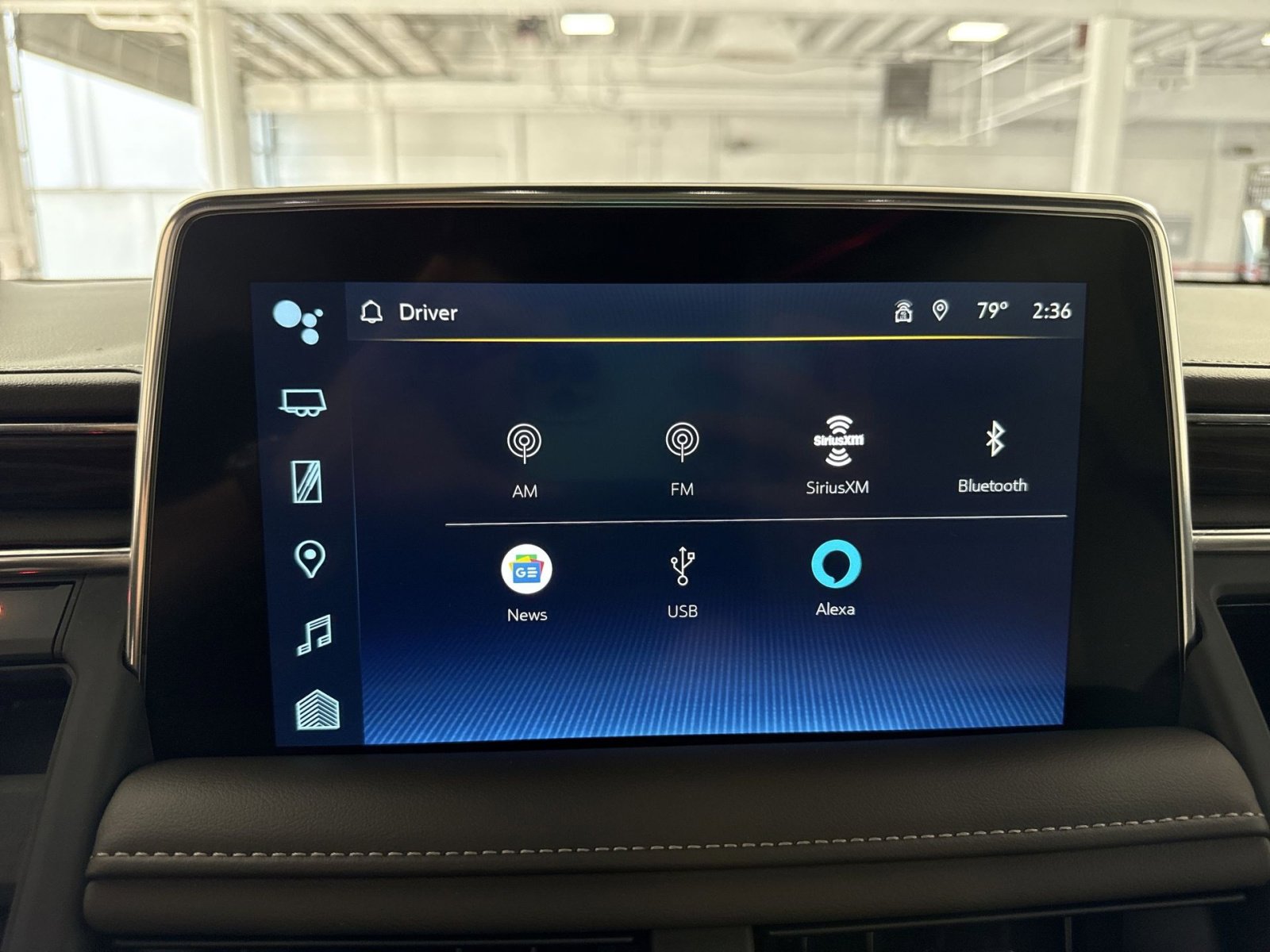 Used 2023 Chevrolet Suburban Z71 w/ Luxury Package image 18