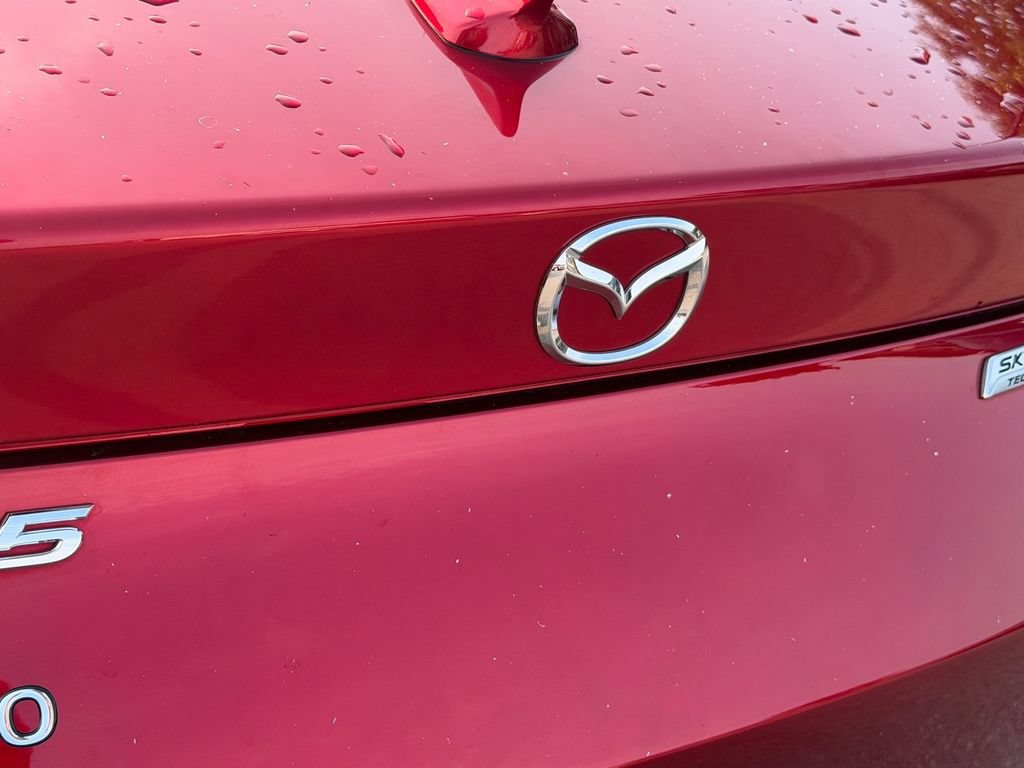 Used 2018 MAZDA MX-5 Miata RF Grand Touring RWD image 12