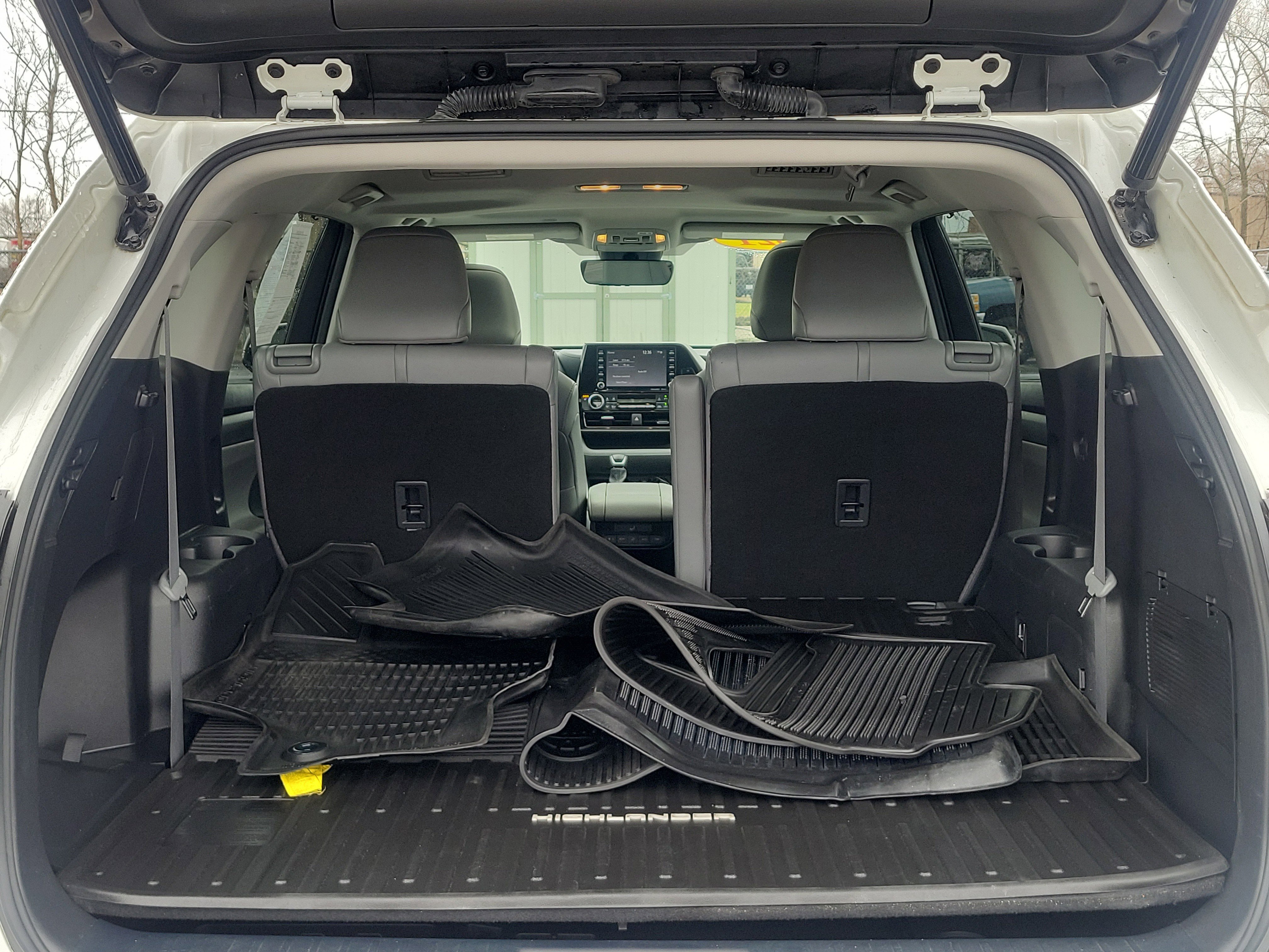 Used 2021 Toyota Highlander XLE image 7