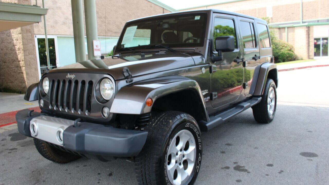 Used 2014 Jeep Wrangler Unlimited Sahara w/ Connectivity Group image 3