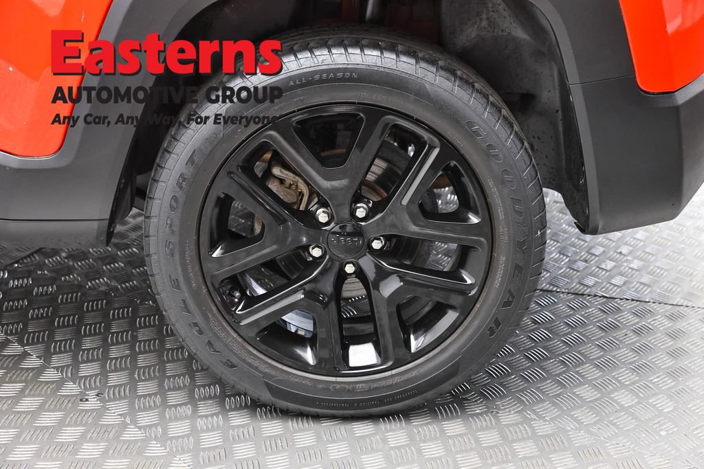 Used 2018 Jeep Renegade Altitude AWD/4WD image 8